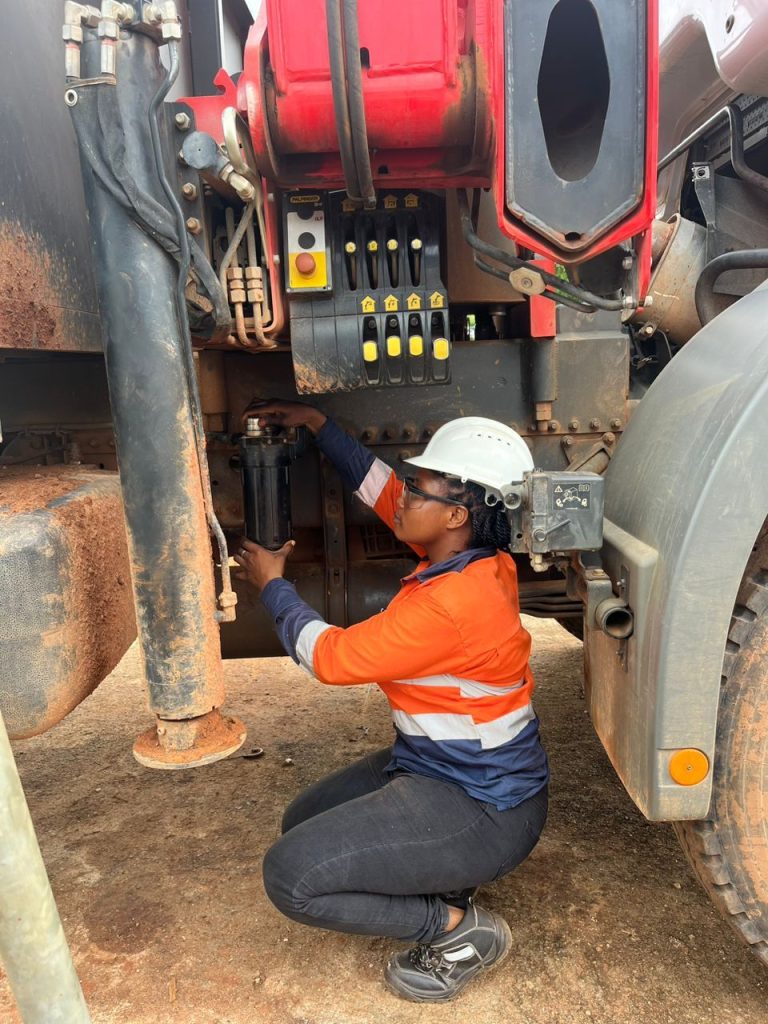 FGG Female Heavy Duty Equipment Training